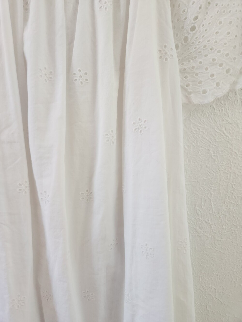 White Cotton Eyelet Flutter-Sleeve Women's Dress, Size XL - Picture 4 of 9